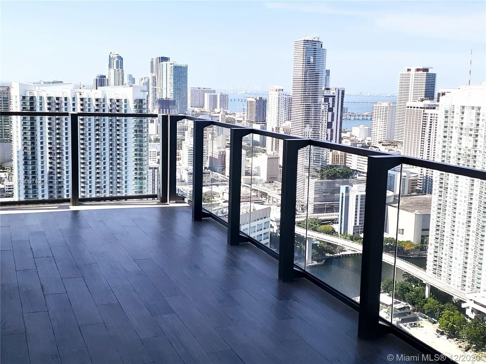 Rise Brickell residence view