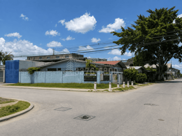 Casa en Venta en Barrio Montevideo, El Progreso, Yoro | Propiedad de Esquina con Potencial Comercial