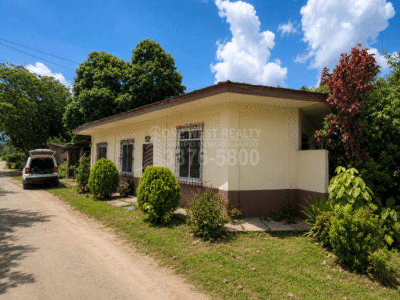 Casa en Venta en Barrio Los Pinos, El Progreso, Yoro | Propiedad de Esquina con Potencial Comercial