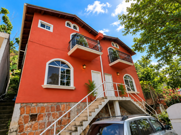 Propiedad de Inversión con 4 Unidades Dúplex en Venta – El Hatillo, Tegucigalpa