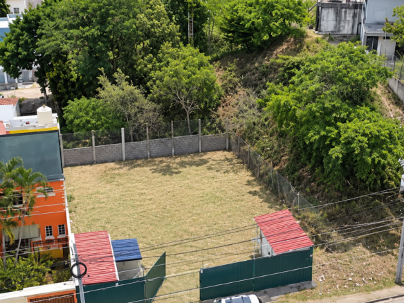Terreno Plano en Venta – Boulevard Las Uvas, Tegucigalpa