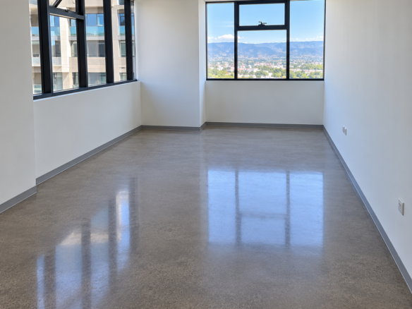 Oficina en Venta – Torre Comercial, Boulevard Suyapa, Tegucigalpa