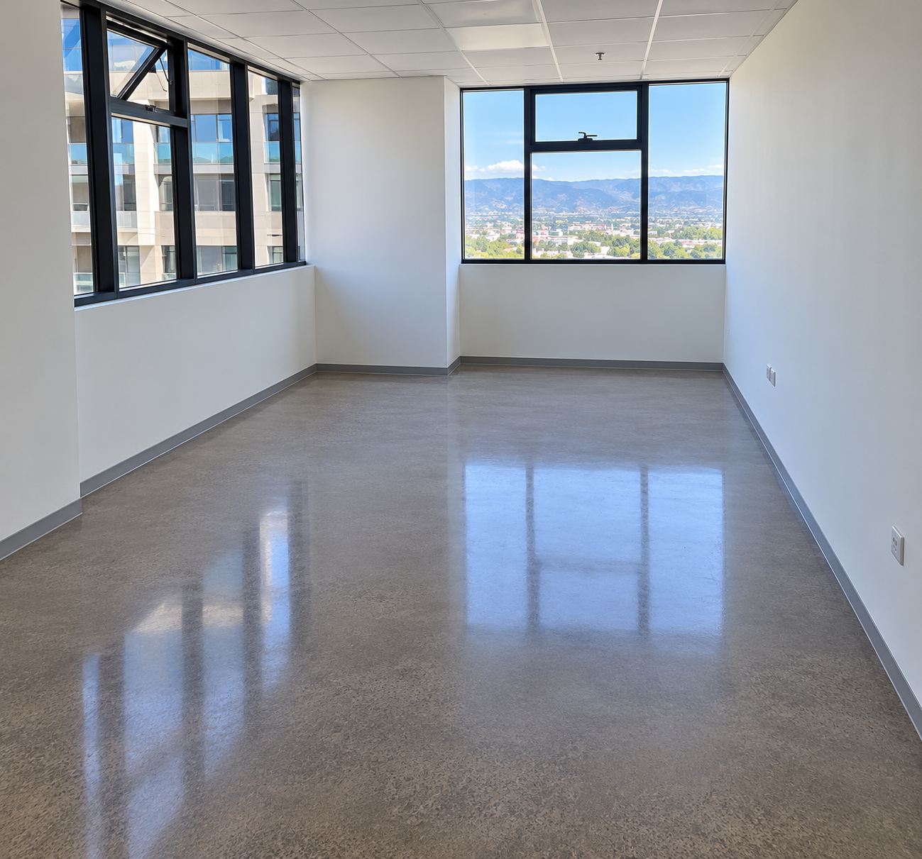 Oficina en Venta – Torre Comercial, Boulevard Suyapa, Tegucigalpa