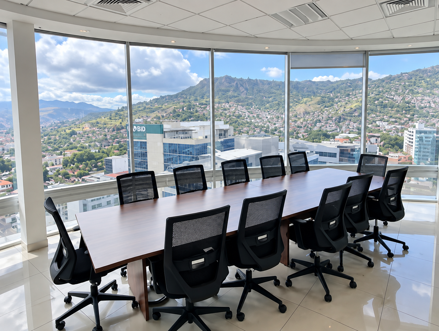 Oficina Amueblada en Venta o Renta – Los Próceres, Tegucigalpa