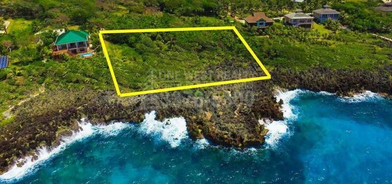 Ocean-Front-Development-Land-In-West-Bay-1-1 Property with a strategic location in Roatán