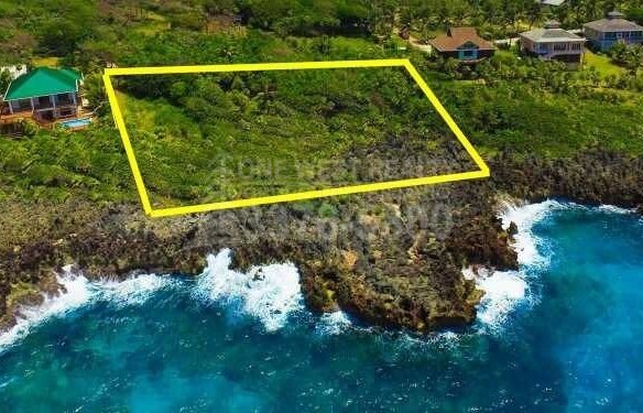 Property with a strategic location in Roatán